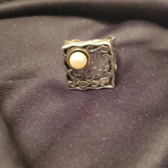 Ring - Picture 3 of 5